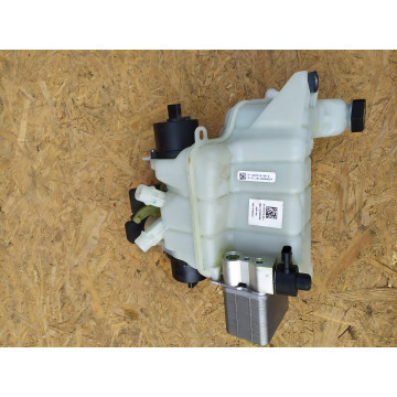 1 Розширювальний бачок 1097016-00-D для електромобіля Tesla Model 3 на сайті dk-parts.com.ua 1 Розширювальний бачок 1097016-00-D