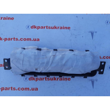 4 Подушка безпеки колін пасажира 1077826-00-D