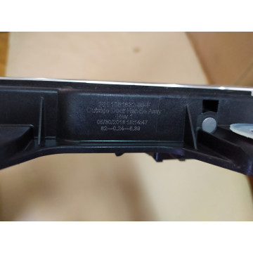 2 Ручка двері правої 1081832-99-F для електромобіля Tesla Model 3 на сайті dk-parts.com.ua 2 Ручка двері правої 1081832-99-F