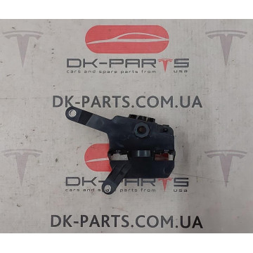Кронштейн блоку АБС 1620741-00-А для електромобіля Tesla Model X Plaid на сайті dk-parts.com.ua Кронштейн блоку АБС 1620741-00-А
