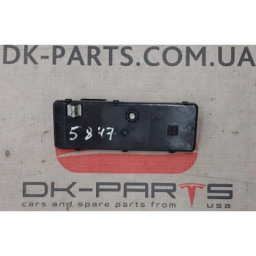Блок іммобілайзера 1606557-91-С для електромобіля Tesla Model X Plaid на сайті dk-parts.com.ua Блок іммобілайзера 1606557-91-С