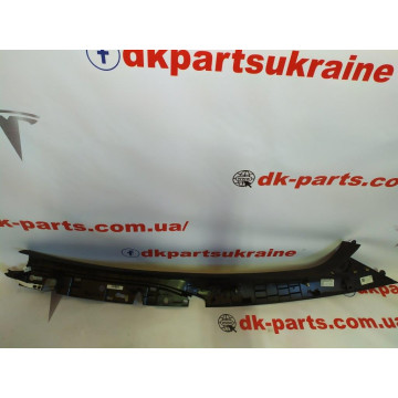 1 Накладка стійки А верхня, ліва, чорна алькантара 1035939-04-G