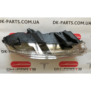 Фара протитуманна права 1621195-00-B для електромобіля Tesla Model X Plaid на сайті dk-parts.com.ua Фара протитуманна права 1621195-00-B