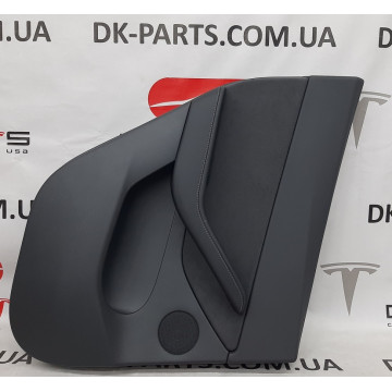 купити 1 Карта дверей задньої лівої з динаміком 200 мм. Black Premium 1497296-01-С в Україні
