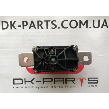 Піропатрон 1095154-00-C для електромобіля Tesla Model Y на сайті dk-parts.com.ua Піропатрон 1095154-00-C