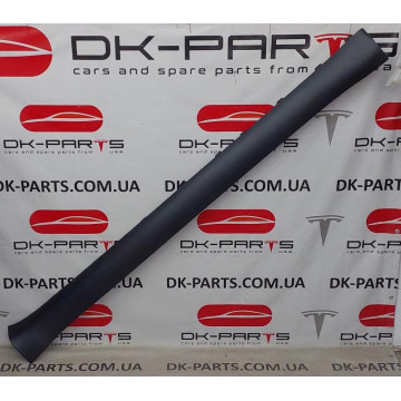Накладка порога левого 1497740-00-B для электромобиля Tesla Model Y на сайте dk-parts.com.ua Накладка порога левого 1497740-00-B