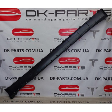 Накладка порога правого 1497744-00-B для электромобиля Tesla Model Y на сайте dk-parts.com.ua Накладка порога правого 1497744-00-B